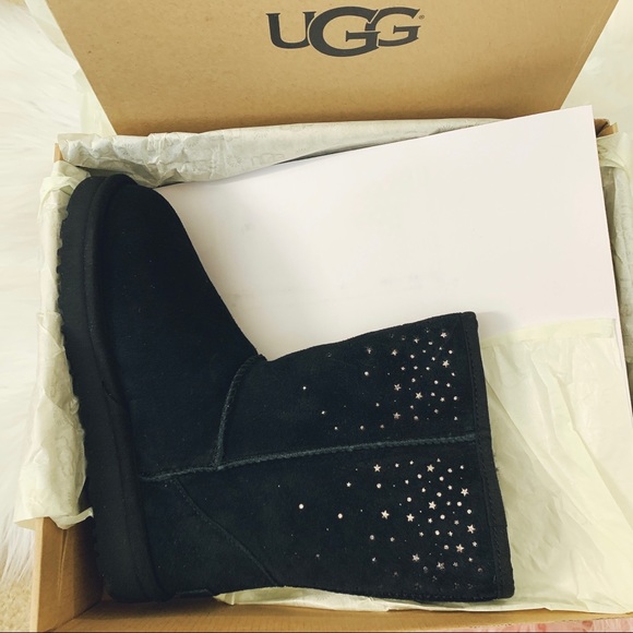 Ugg Classic Short Stargirl Boot - Picture 2 of 7
